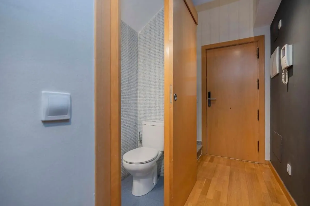 2 Bedroom Duplex Apartment With Balcony 4-3 برشلونة