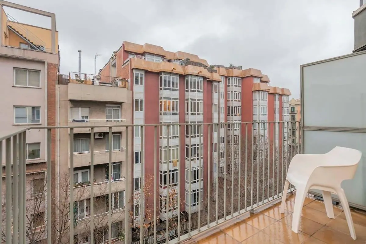 2 Bedroom Duplex Apartment With Balcony 4-3 برشلونة