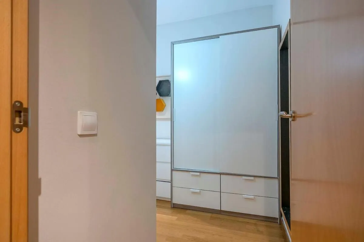 2 Bedroom Duplex Apartment With Balcony 4-3 برشلونة 0*,  إسبانيا