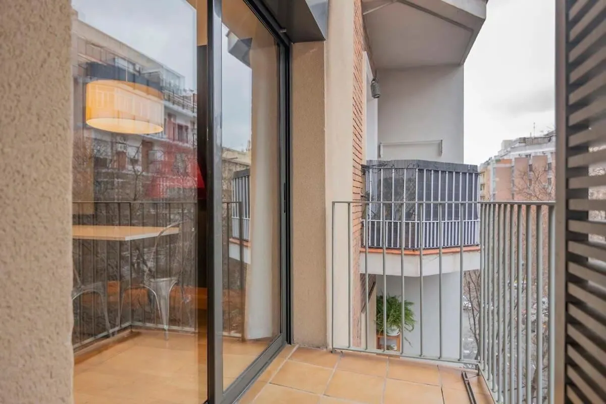 2 Bedroom Duplex Apartment With Balcony 4-3 برشلونة 0*,